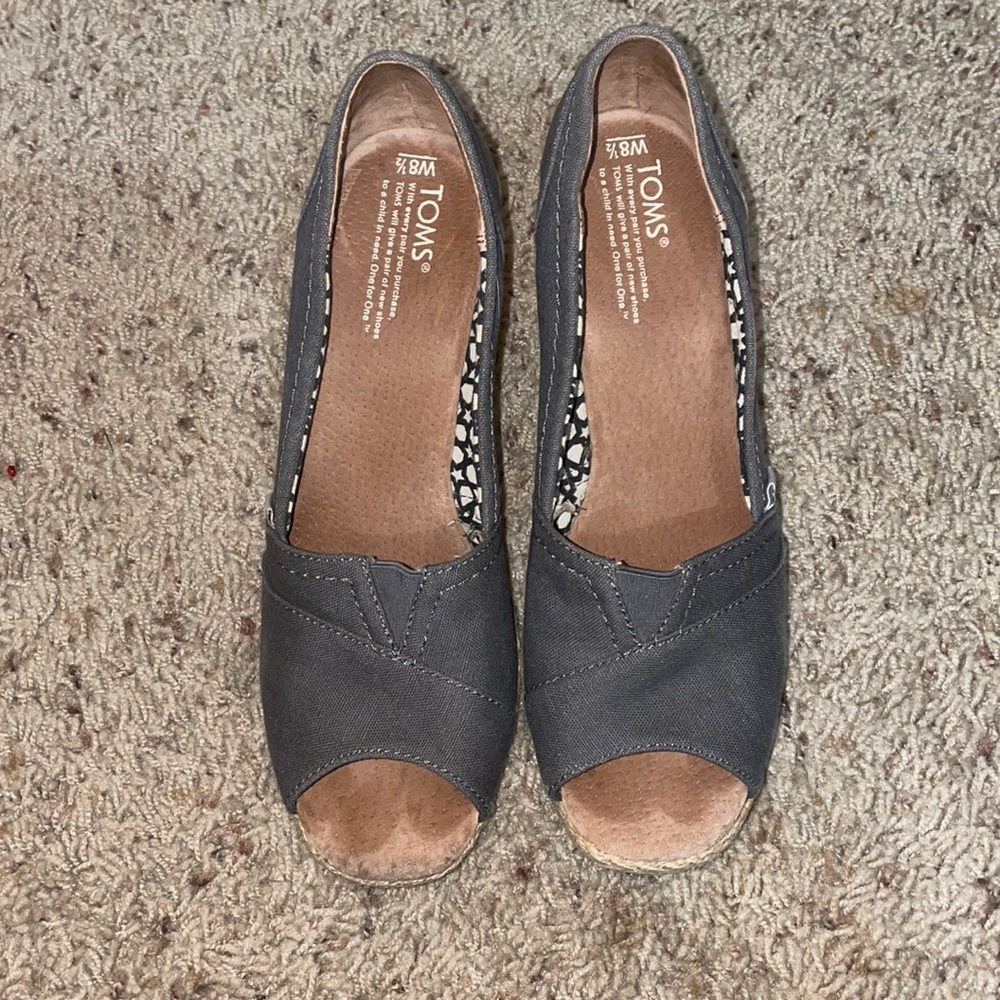 Toms open toe grey wedges